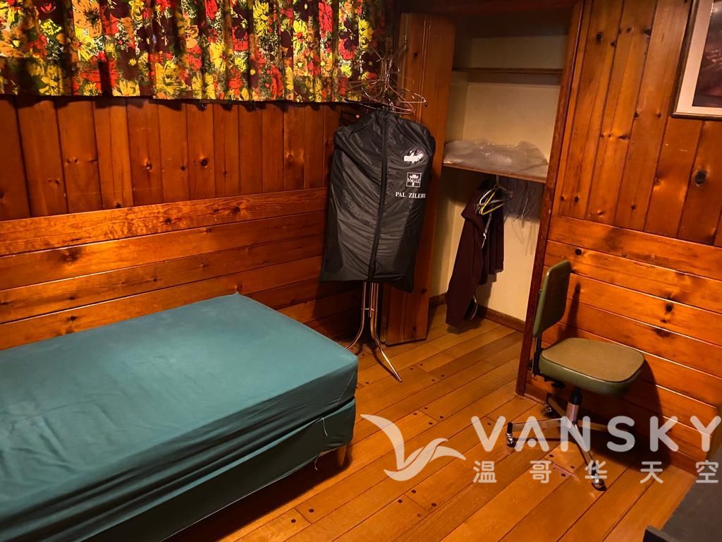 220808235221_Bedroom 1.2.jpeg